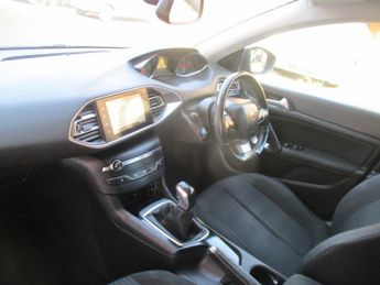 Peugeot 308 1.6 BlueHDi 100 Active 5dr FPSH Satnav Bluetooth Alloys