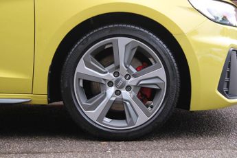 Audi A1 2.0 TFSI 40 S line Competition Sportback S Tronic Euro 6 (s/s) 5