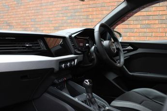 Audi A1 2.0 TFSI 40 S line Competition Sportback S Tronic Euro 6 (s/s) 5