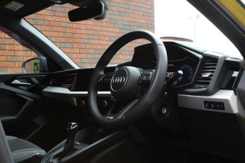 Audi A1 2.0 TFSI 40 S line Competition Sportback S Tronic Euro 6 (s/s) 5