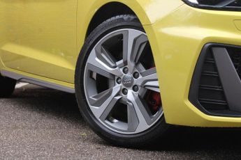 Audi A1 2.0 TFSI 40 S line Competition Sportback S Tronic Euro 6 (s/s) 5