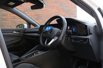 Volkswagen Golf 1.5 eTSI MHEV R-Line DSG Euro 6 (s/s) 5dr
