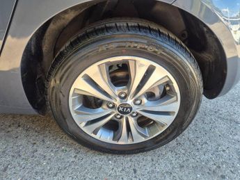 Kia Venga 1.6 3 5dr Auto [6]