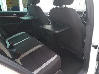 Volkswagen Tiguan 2.0 TDi BlueMotion Tech R-Line 5dr DSG