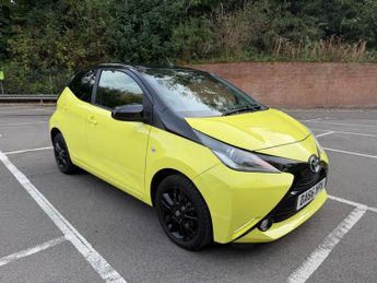 Toyota AYGO 1.0 VVT-i x-cite 3 Yellow Bi-Tone x-shift Euro 6 5dr (Safety Sen