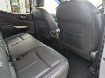 Nissan Navara Double Cab Pick Up Tekna 2.3dCi 190 4WD Auto