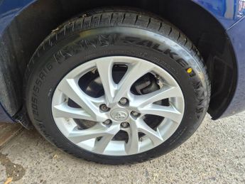 Toyota Auris 1.4 D-4D Business Edition TSS 5dr