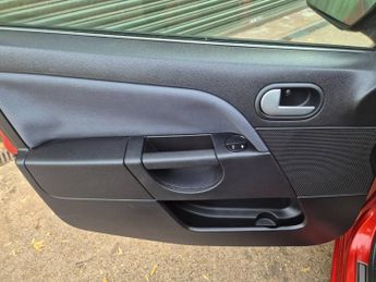 Ford Fiesta 1.6 Ghia 5dr Auto