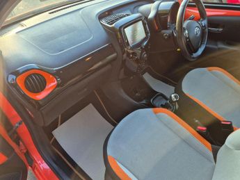 Toyota Aygo 1.0 VVT-i X-Cite 5dr x-shift