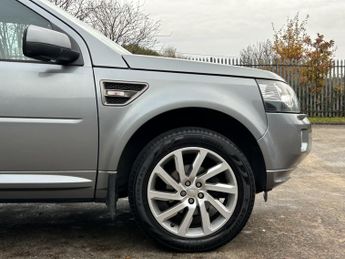 LAND ROVER FREELANDER DIESEL ESTATE 2.2 SD4 SE TECH 5DR Automatic
