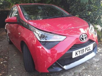 Toyota AYGO 1.0 VVT-I X-PLAY X-SHIFT 5DR CVT