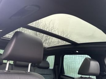 VOLKSWAGEN TOUAREG 3.0 V6 R-LINE TDI BLUEMOTION TECHNOLOGY 5DR Automatic