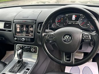 VOLKSWAGEN TOUAREG 3.0 V6 R-LINE TDI BLUEMOTION TECHNOLOGY 5DR Automatic