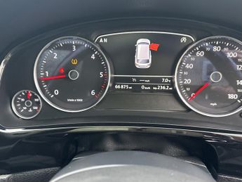 VOLKSWAGEN TOUAREG 3.0 V6 R-LINE TDI BLUEMOTION TECHNOLOGY 5DR Automatic