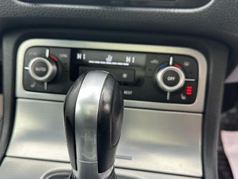 VOLKSWAGEN TOUAREG 3.0 V6 R-LINE TDI BLUEMOTION TECHNOLOGY 5DR Automatic