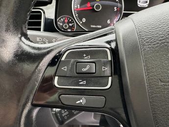 VOLKSWAGEN TOUAREG 3.0 V6 R-LINE TDI BLUEMOTION TECHNOLOGY 5DR Automatic