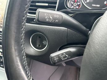 VOLKSWAGEN TOUAREG 3.0 V6 R-LINE TDI BLUEMOTION TECHNOLOGY 5DR Automatic