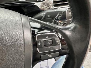VOLKSWAGEN TOUAREG 3.0 V6 R-LINE TDI BLUEMOTION TECHNOLOGY 5DR Automatic