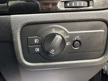 VOLKSWAGEN TOUAREG 3.0 V6 R-LINE TDI BLUEMOTION TECHNOLOGY 5DR Automatic