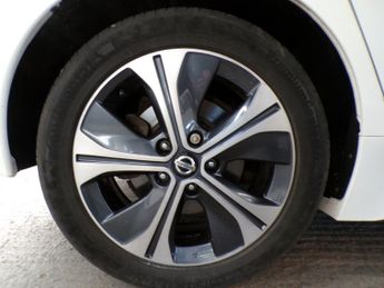 NISSAN LEAF TEKNA 5DR Automatic