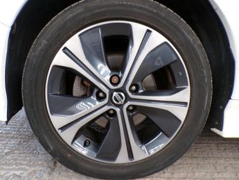 NISSAN LEAF TEKNA 5DR Automatic
