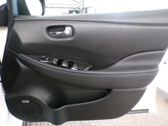 NISSAN LEAF TEKNA 5DR Automatic