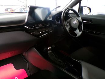 TOYOTA C-HR 1.8 DYNAMIC 5DR CVT