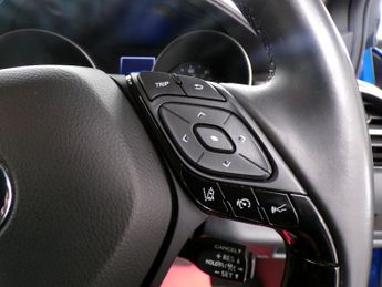 TOYOTA C-HR 1.8 DYNAMIC 5DR CVT