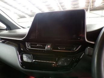 TOYOTA C-HR 1.8 DYNAMIC 5DR CVT