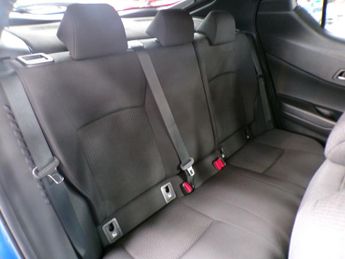 TOYOTA C-HR 1.8 DYNAMIC 5DR CVT