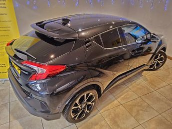 TOYOTA C-HR 1.8 Hybrid Design