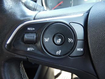 VAUXHALL CROSSLAND 1.5 ELITE EDITION 5DR AUTOMATIC
