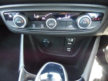 VAUXHALL CROSSLAND 1.5 ELITE EDITION 5DR AUTOMATIC
