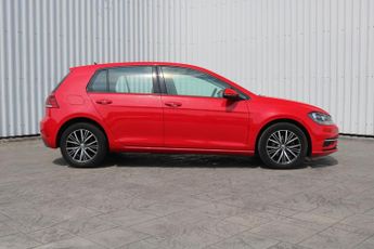 VOLKSWAGEN GOLF SE NAVIGATION TDI BL 1.6 SE NAVIGATION TDI BLUEMOTION TECHNOLOGY DSG 5DR Semi Automat