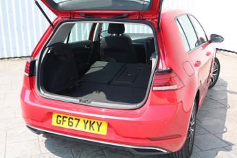 VOLKSWAGEN GOLF SE NAVIGATION TDI BL 1.6 SE NAVIGATION TDI BLUEMOTION TECHNOLOGY DSG 5DR Semi Automat