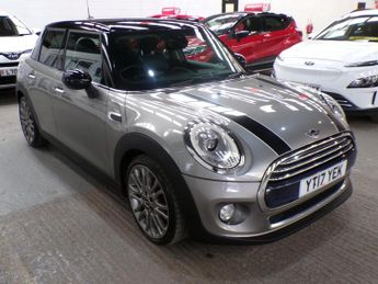 MINI Hatch 1.5 COOPER D 5DR Manual