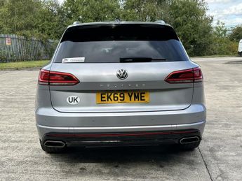 VOLKSWAGEN TOUAREG 3.0 V6 R-LINE TDI 5DR Automatic