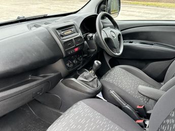 VAUXHALL COMBO 2000 L1H1 CDTI SPOR 1.2 2000 L1H1 CDTI SPORTIVE Manual