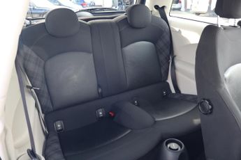 MINI HATCH COOPER D DIESEL HAT 1.5 COOPER D 3DR Automatic