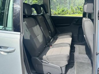 VOLKSWAGEN SHARAN SE TDI DSG 2.0 SE TDI DSG 5DR Semi Automatic