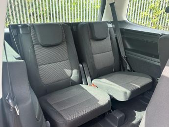 VOLKSWAGEN SHARAN SE TDI DSG 2.0 SE TDI DSG 5DR Semi Automatic