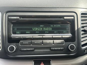 VOLKSWAGEN SHARAN SE TDI DSG 2.0 SE TDI DSG 5DR Semi Automatic