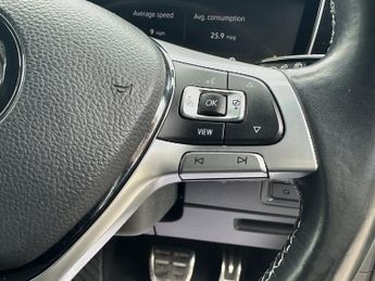 VOLKSWAGEN TOUAREG V6 R-LINE TECH TD 3.0 V6 R-LINE TECH TDI 5DR Automatic