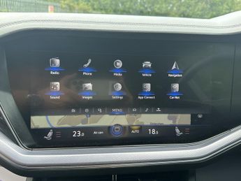 VOLKSWAGEN TOUAREG V6 R-LINE TECH TD 3.0 V6 R-LINE TECH TDI 5DR Automatic