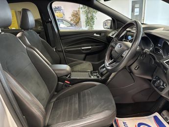 FORD KUGA ST-LINE X TDCI 1.5 ST-LINE X TDCI 5DR Semi Automatic