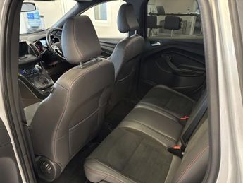 FORD KUGA ST-LINE X TDCI 1.5 ST-LINE X TDCI 5DR Semi Automatic