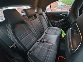 MERCEDES-BENZ A-CLASS A180 CDI BLUEEFFI 1.5 A180 CDI BLUEEFFICIENCY SPORT 5DR Semi Automatic
