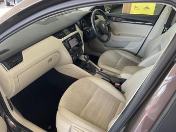 SKODA OCTAVIA ELEGANCE TSI DSG 1.4 ELEGANCE TSI DSG 5DR Semi Automatic