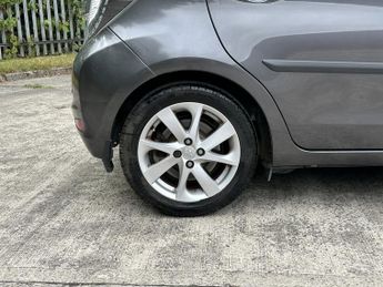 TOYOTA YARIS T SPIRIT HYBRID HYB 1.5 T SPIRIT HYBRID 5DR CVT