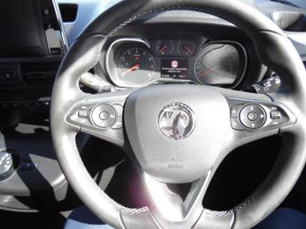 VAUXHALL COMBO LIFE 1.2 ENERGY S/S 5DR AUTOMATIC